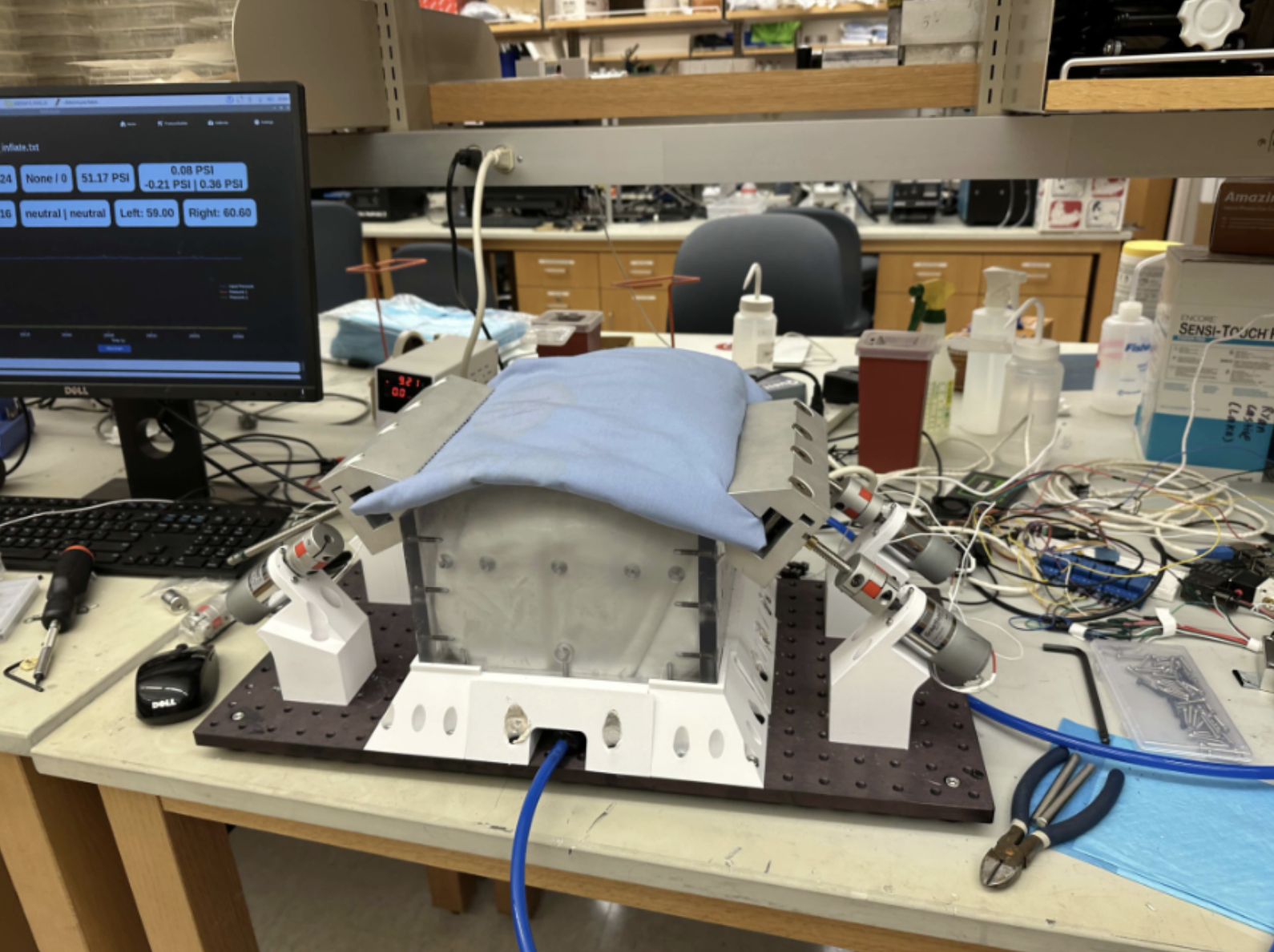 MeshAlyzer tissue testing platform on a laboratory bench