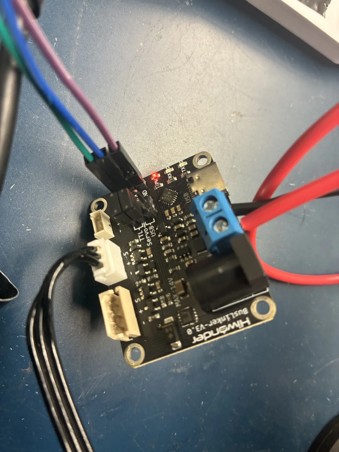 HiWonder BusLinker controller with UART wiring and external power connections